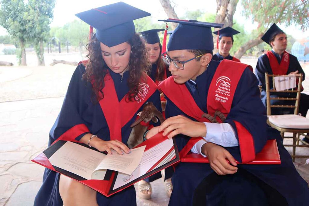Alumnos de la tercera generación del Colegio Austriaco Mexicano realizan su graduación