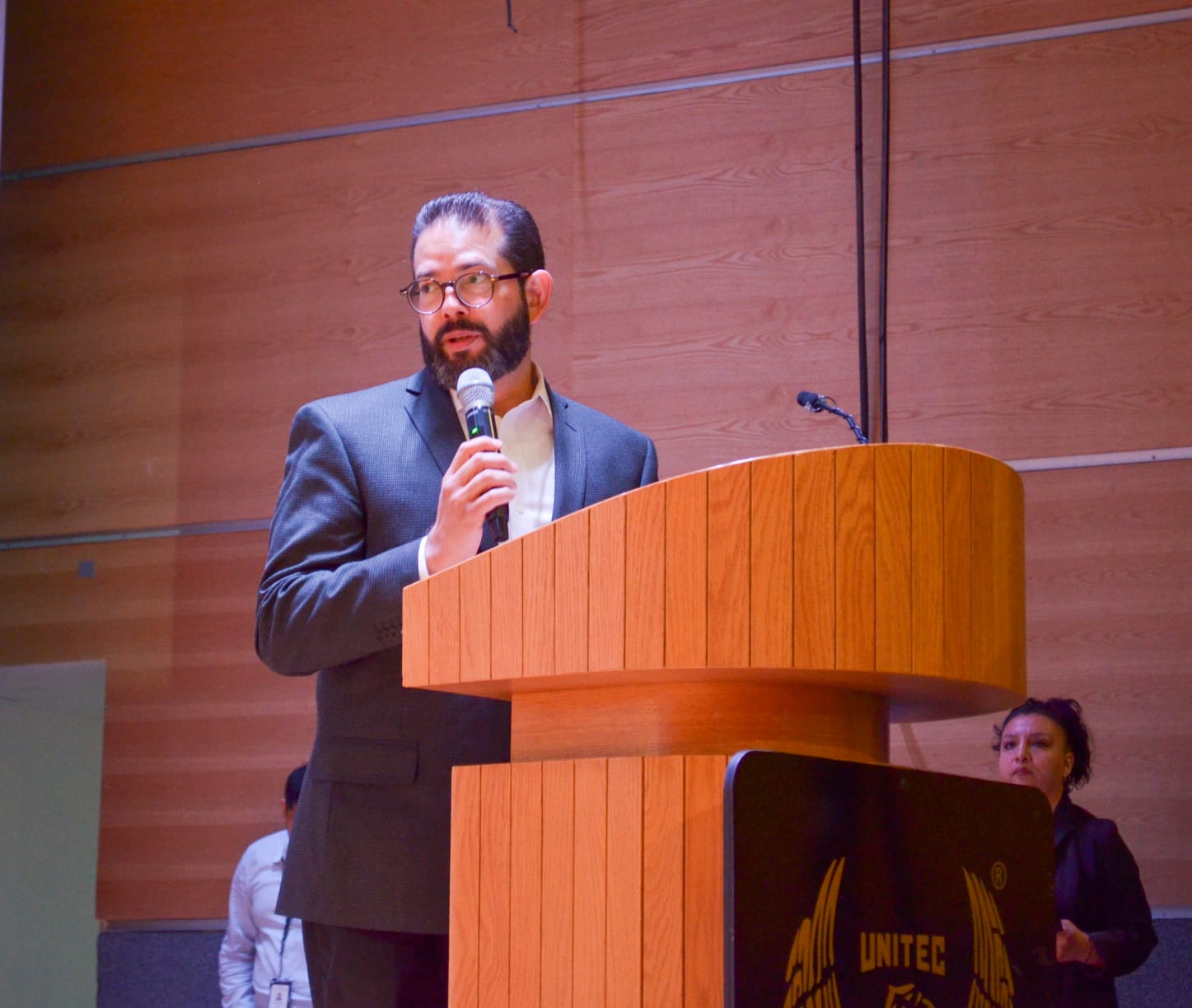 Rodrigo Rodríguez Briseño destaca la importancia del liderazgo en la mejora continua durante el Encuentro Estatal de Gestores de Calidad.