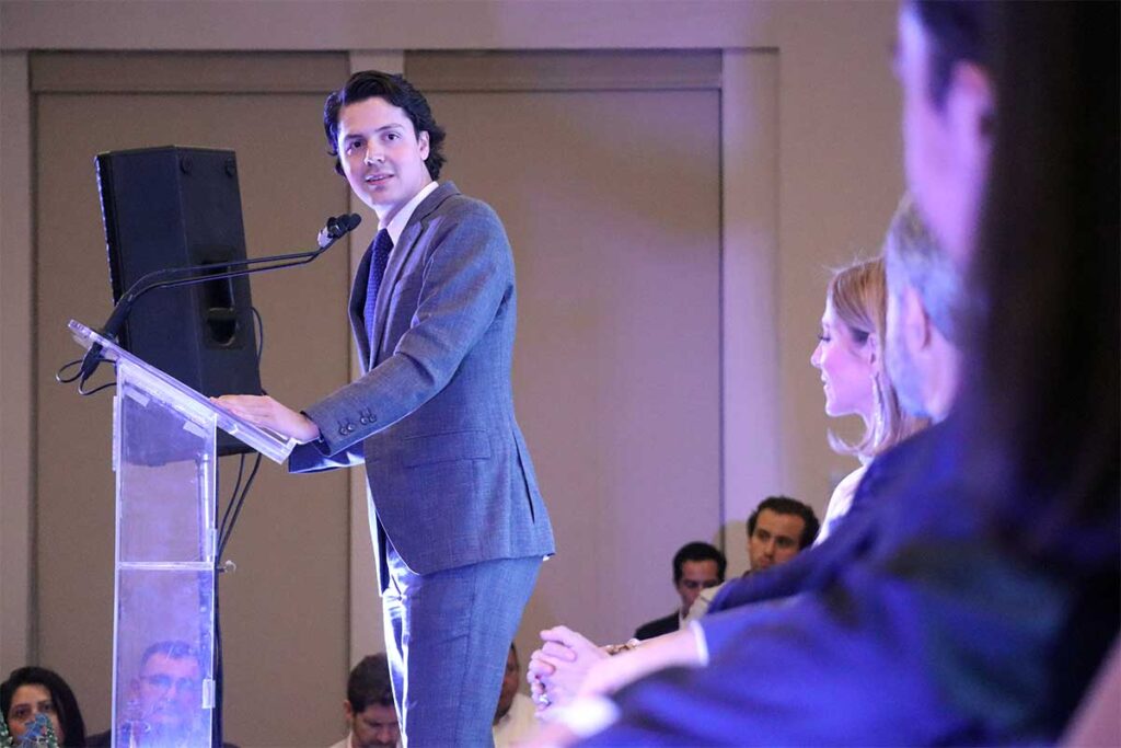 CIEN Grupo Inmobiliaria ofrece el Friends & Family de un proyecto de su línea Multicomercial Querétaro, llamado Multicentro de Salud
