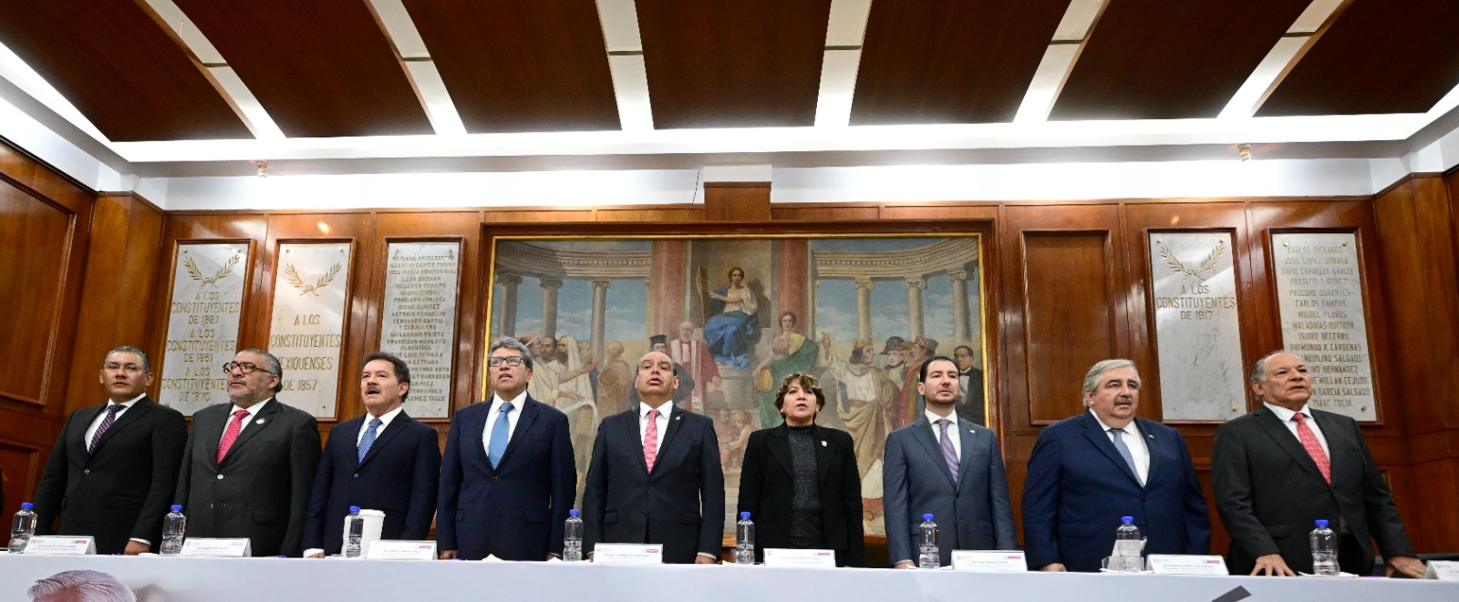 Participan senadores, diputados federales y locales, magistrados y la ciudadanía.