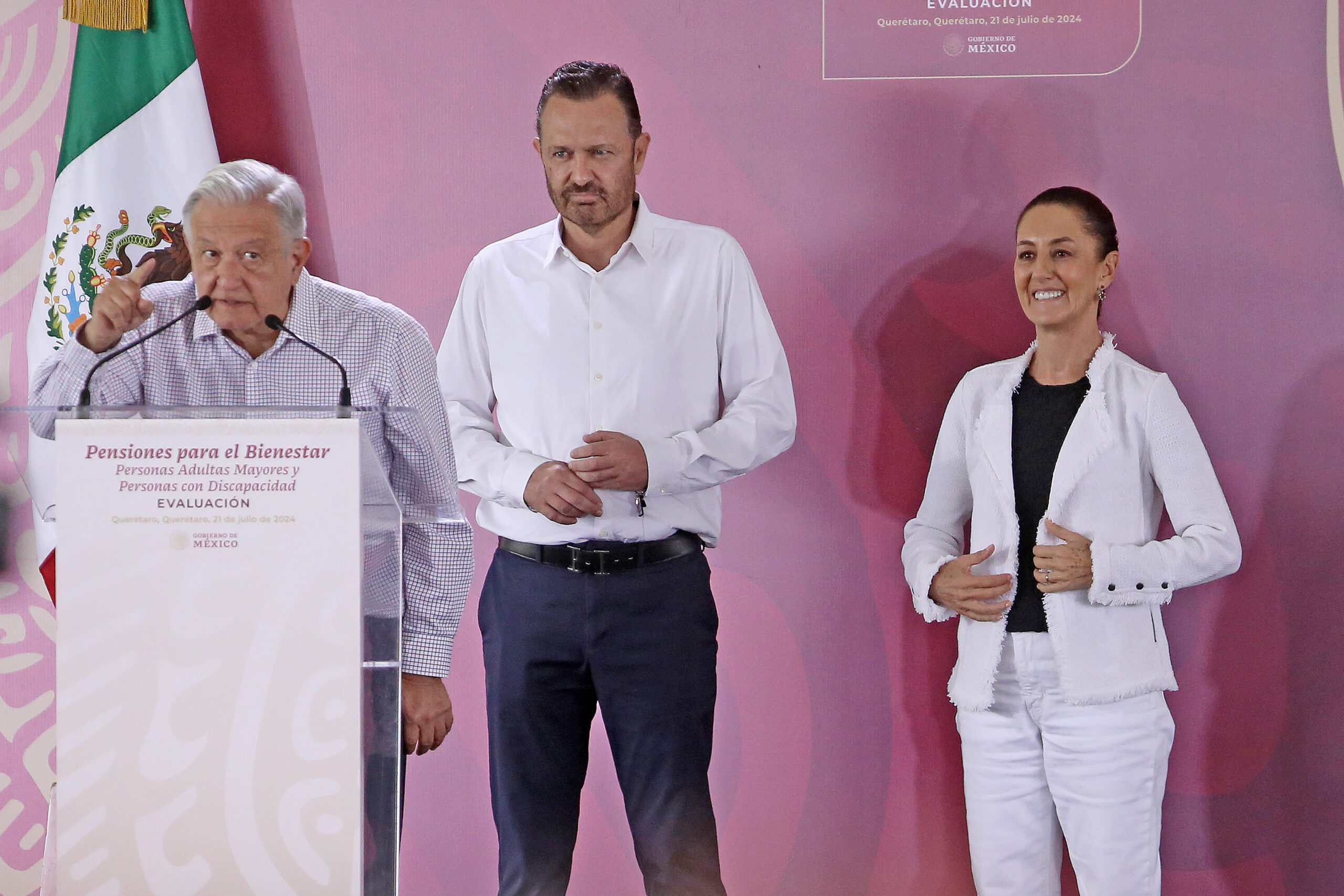 Gobernador Mauricio Kuri destaca la inclusión y cooperación en Querétaro con visitas presidenciales.