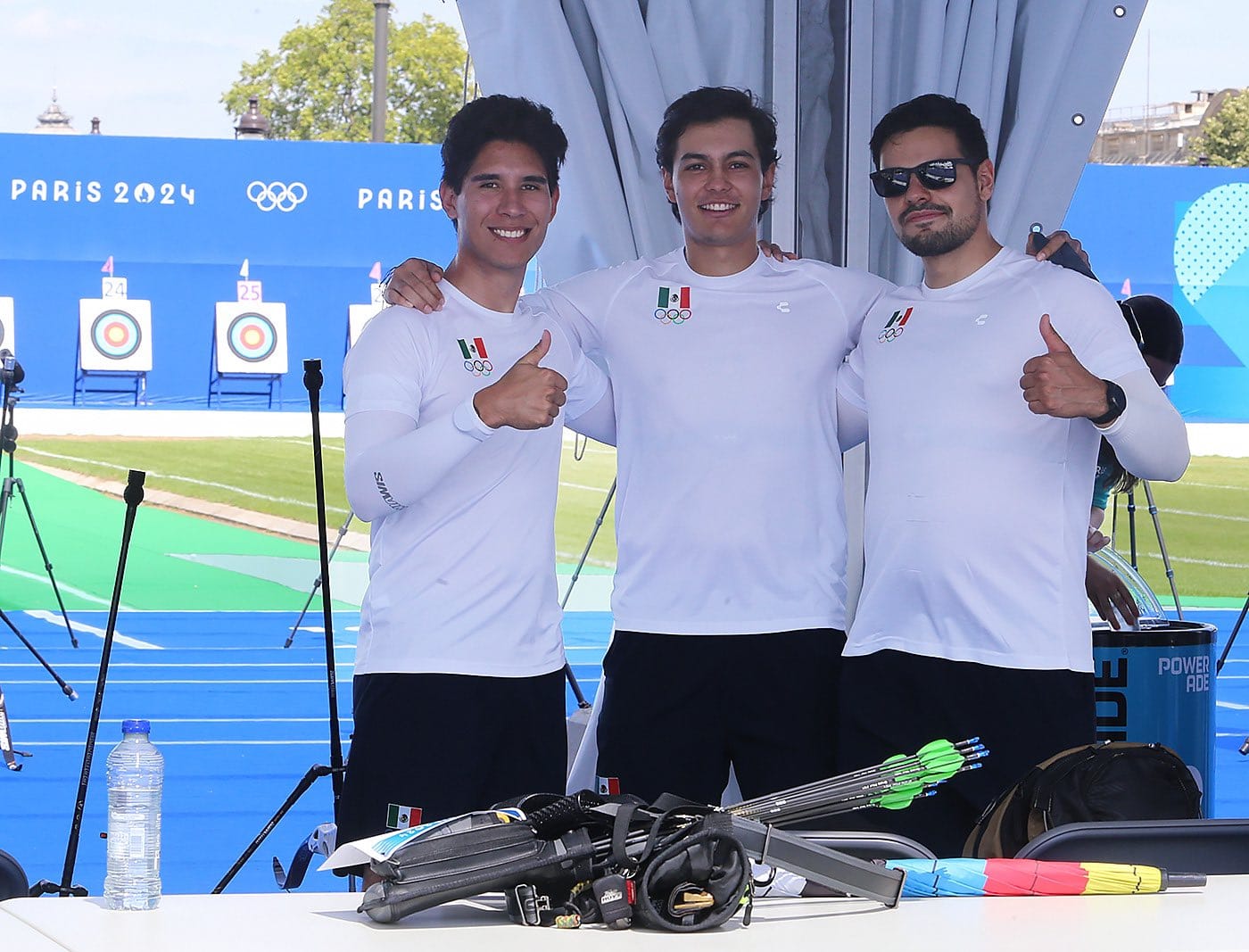 El equipo mexicano de arco recurvo, conformado por Carlos Rojas, Bruno Martínez y Matías Grande.
