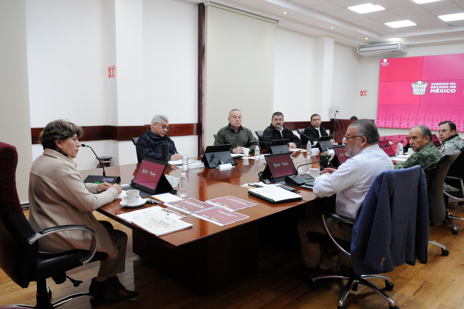 En la Mesa de Coordinación para la Construcción de la Paz, la Mandataria destaca la coordinación y el trabajo conjunto de las instituciones de seguridad y de procuración de justicia federales, estatales y municipales.