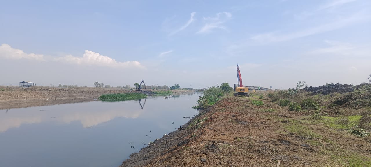 Con estas acciones de limpieza y azolve se mantendrán de manera permanente durante la temporada de lluvias en beneficio aproximadamente a 750 mil vecinos de los municipios de Chimalhuacá.