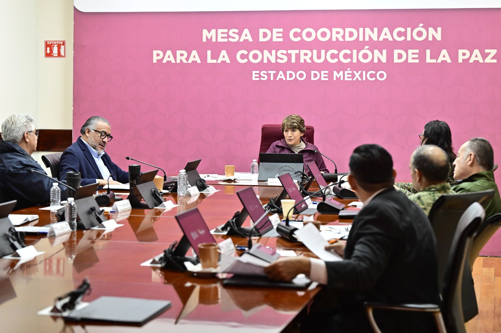 Delfina Gómez y Sedena revisan estrategias de apoyo a familias afectadas por las lluvias en Chalco.