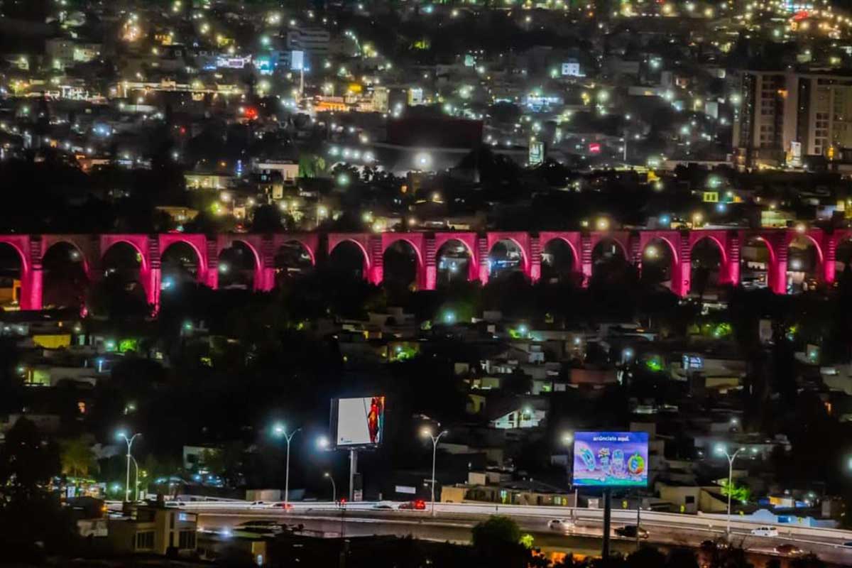 Arcos-de-Querétaro-iluminados