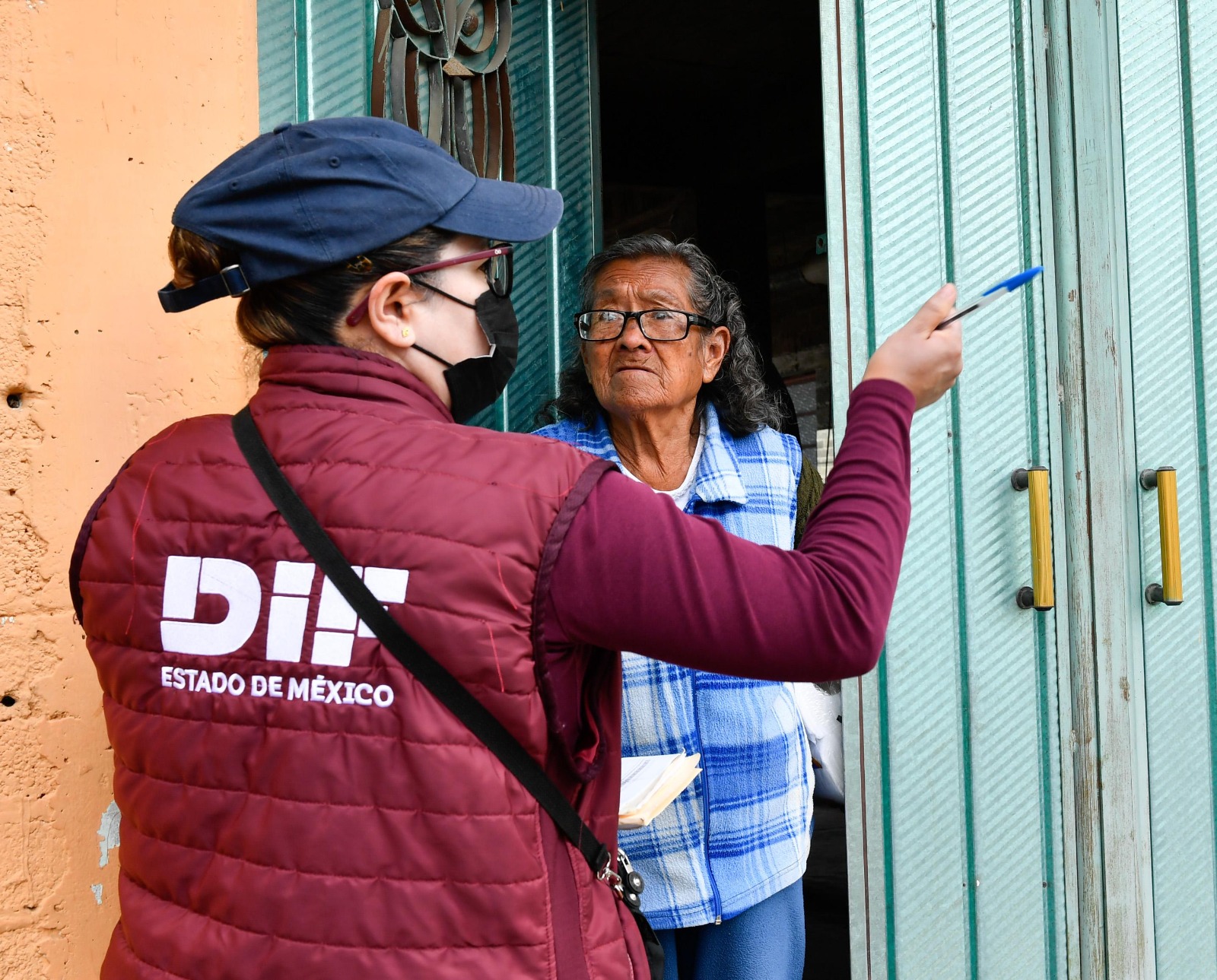 Personal del DIFEM brinda asesoría jurídica y atención a personas con discapacidad en Chalco.
