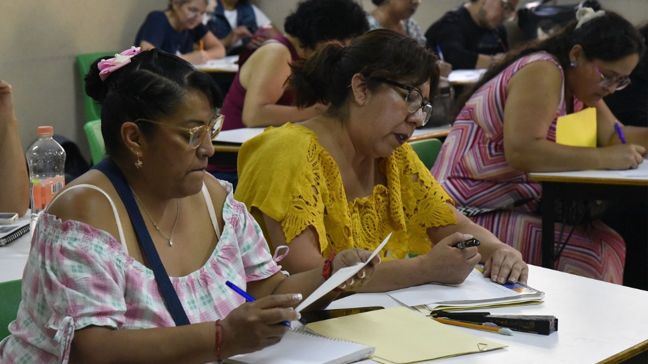 Con estas capacitaciones, las mujeres no solo reparan fugas y cambian llantas, sino que también se abren camino en nuevos sectores laborales.