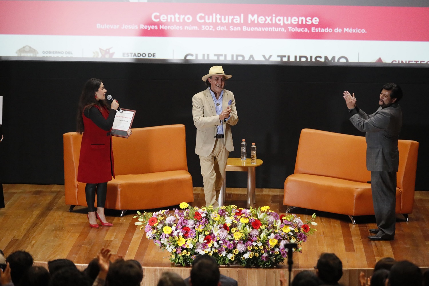 Luis Felipe Tovar comparte anécdotas y reflexiones sobre su carrera cinematográfica.
