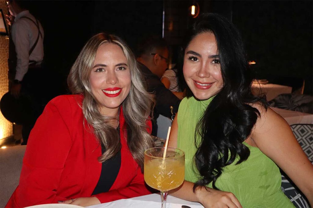 Comensales del restaurante Cabo Sierra viven una noche flamenca
