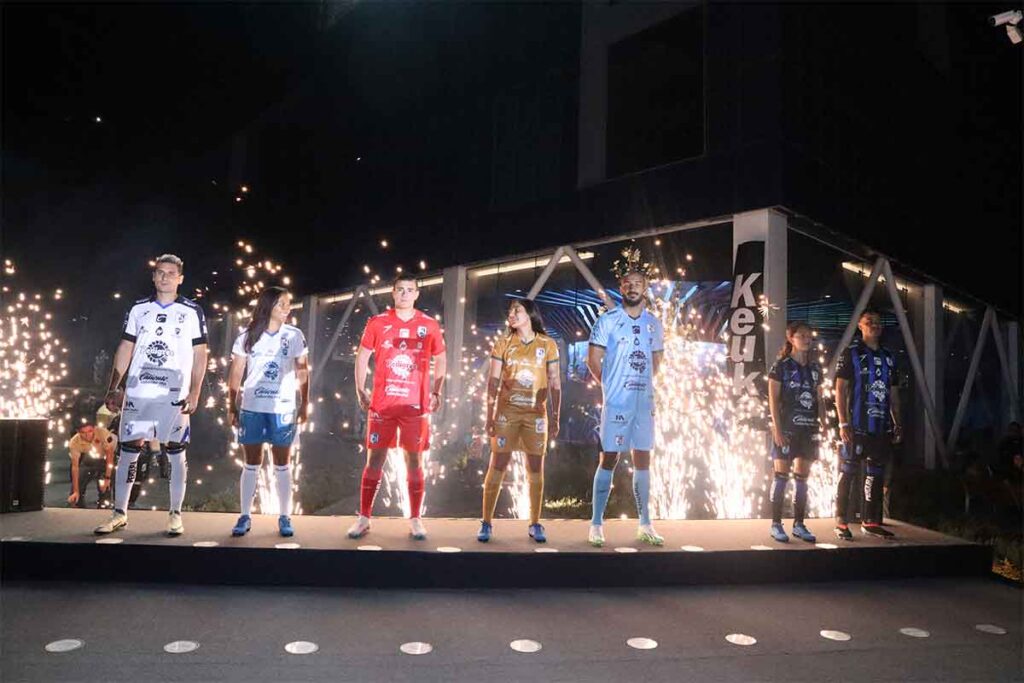 Los Gallos blancos de Querétaro estrenaron uniforme para afrontar la Liga MX en su temporada 2024-2025