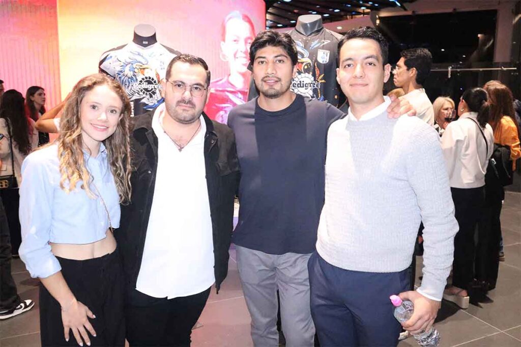 Los Gallos blancos de Querétaro estrenaron uniforme para afrontar la Liga MX en su temporada 2024-2025