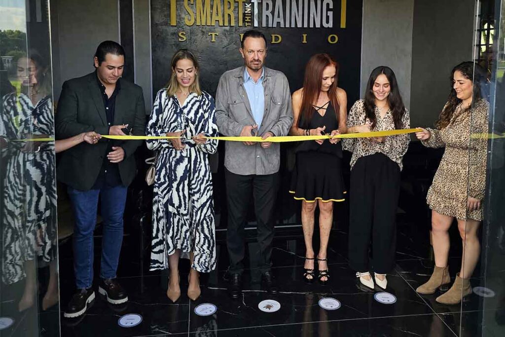 El centro de entrenamiento Smart Think Training Studio, es inaugurado por Martha Patricia Covarrubias, Mauricio Kuri y Car Herrera de Kuri
