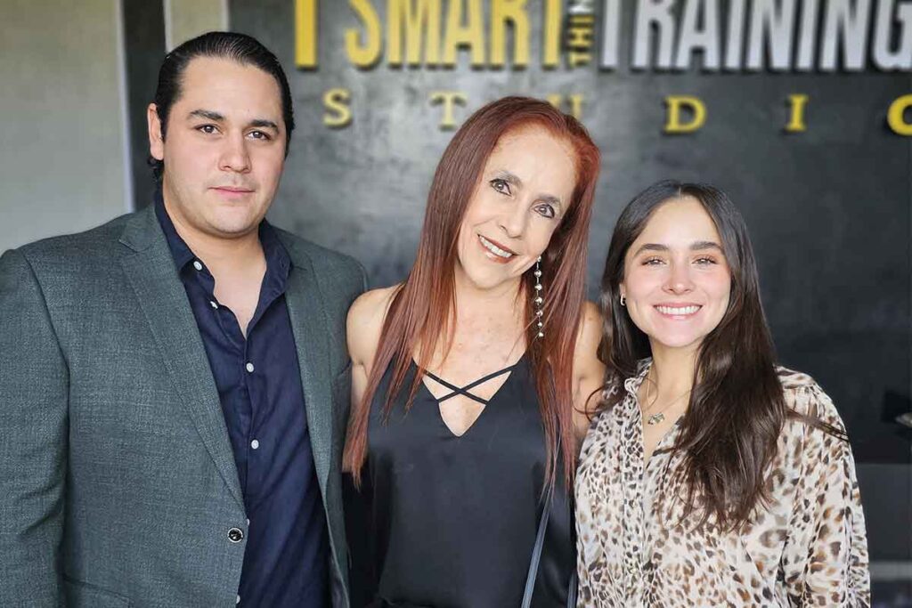 El centro de entrenamiento Smart Think Training Studio, es inaugurado por Martha Patricia Covarrubias, Mauricio Kuri y Car Herrera de Kuri