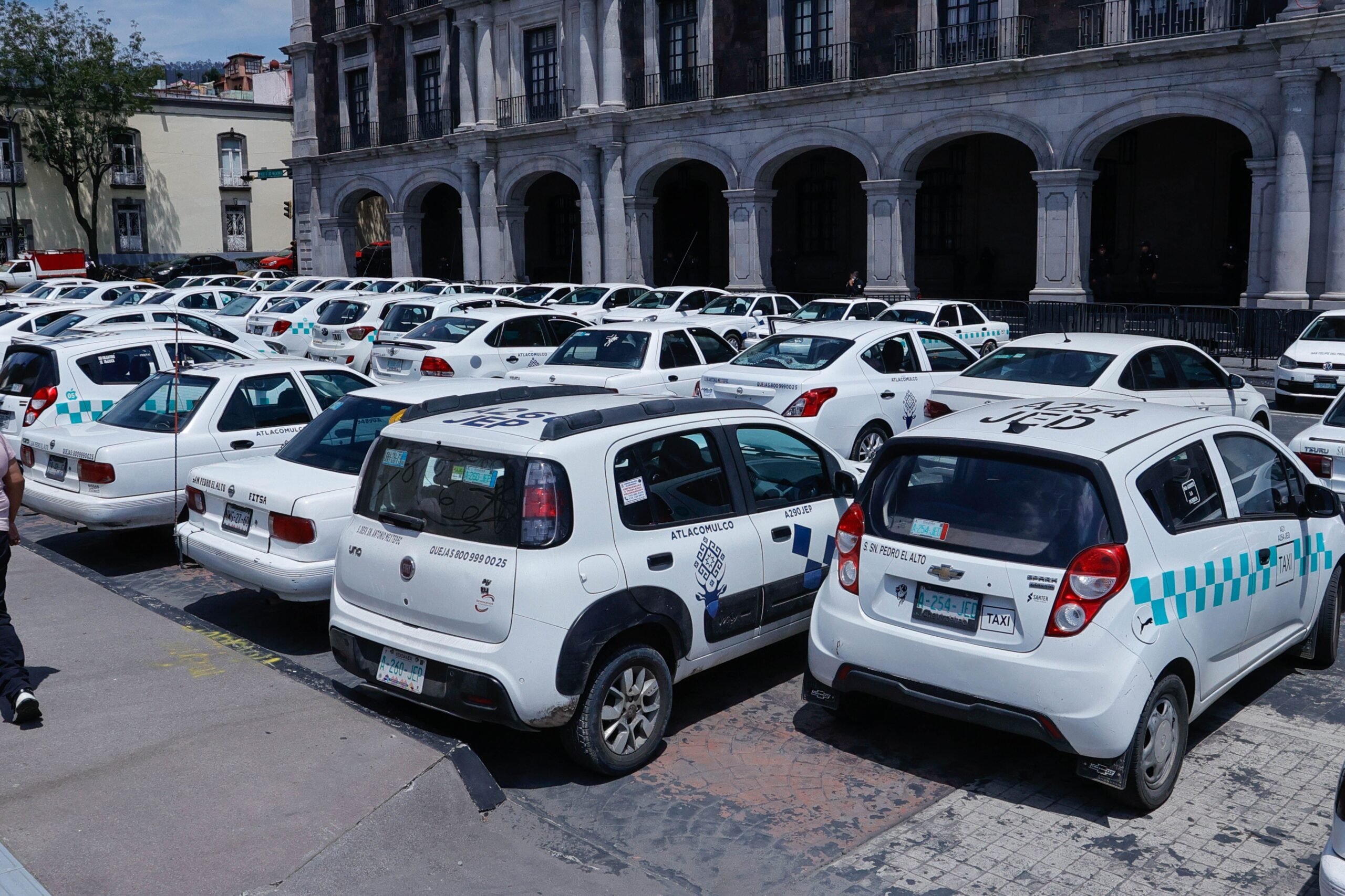 Desplome del 70% en pasajeros de taxis colectivos provoca crisis en la zona norte.