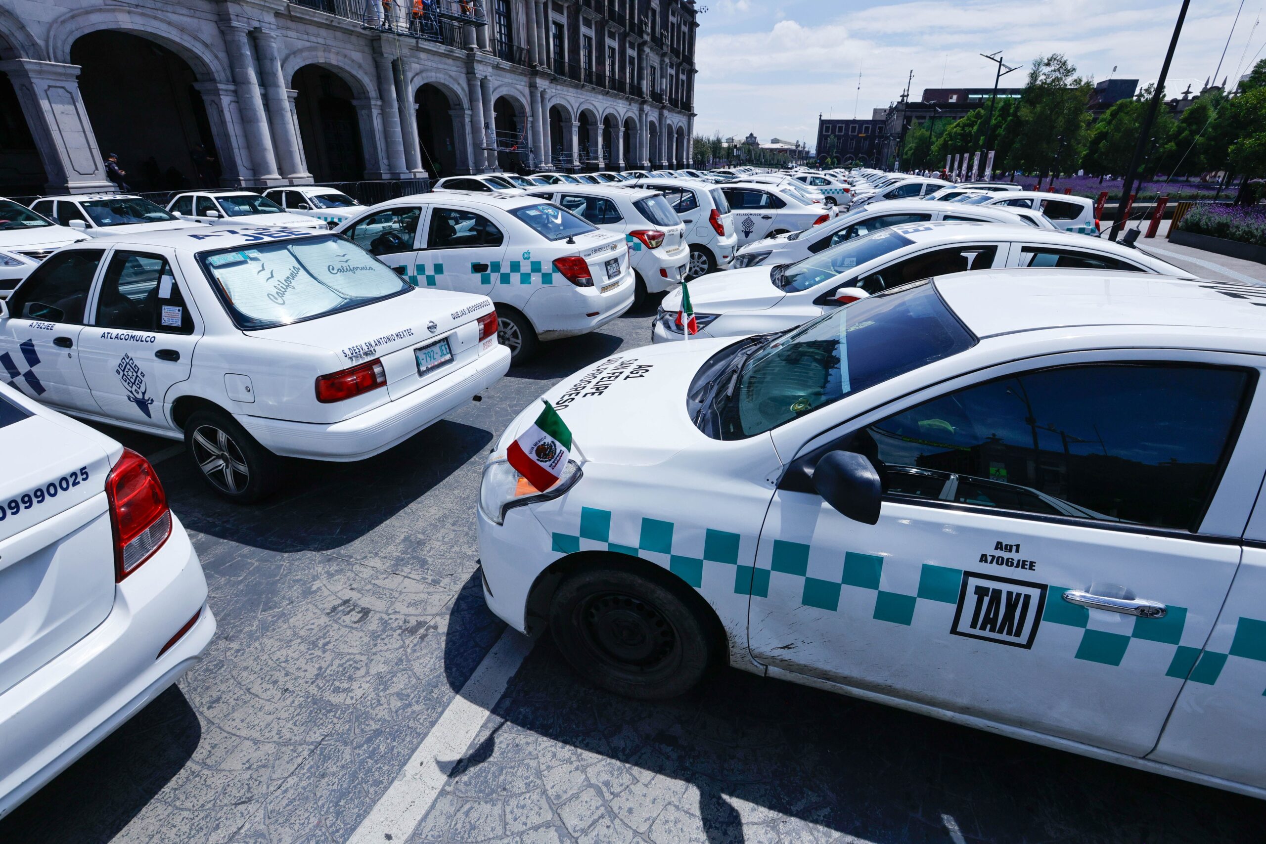 Taxistas del norte mexiquense solicitan intervención urgente de la Secretaría de Movilidad.