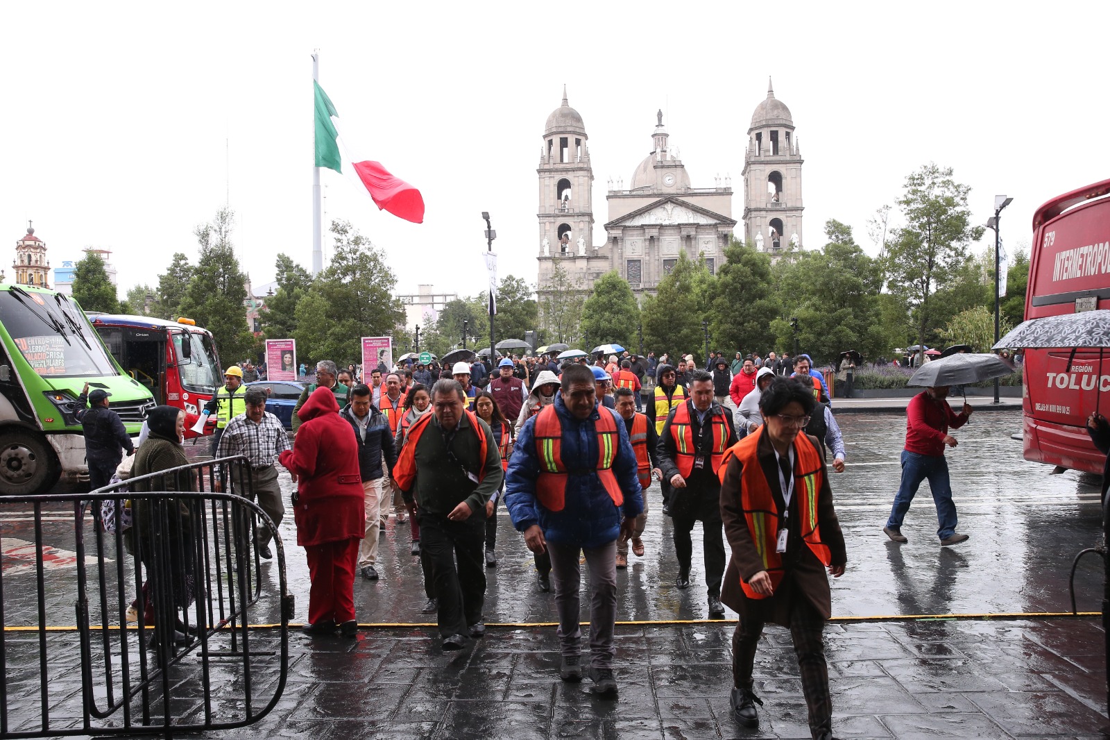 La respuesta rápida de Protección Civil ayuda a mitigar riesgos y a mantener la calma en situaciones de emergencia.