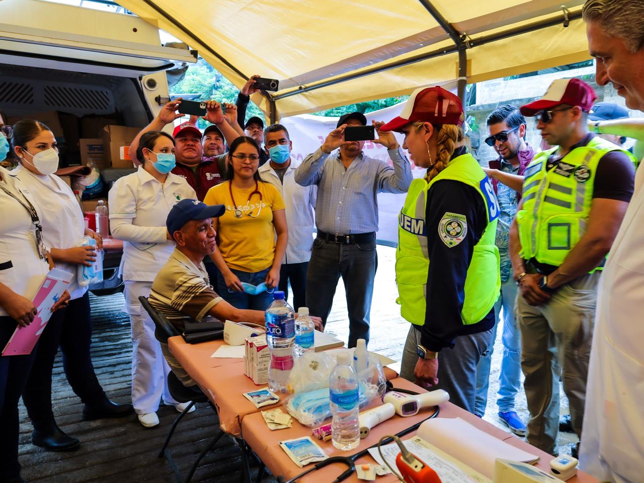 Se instalan módulos de atención médica en Tejupilco para apoyar a los afectados por las inundaciones.