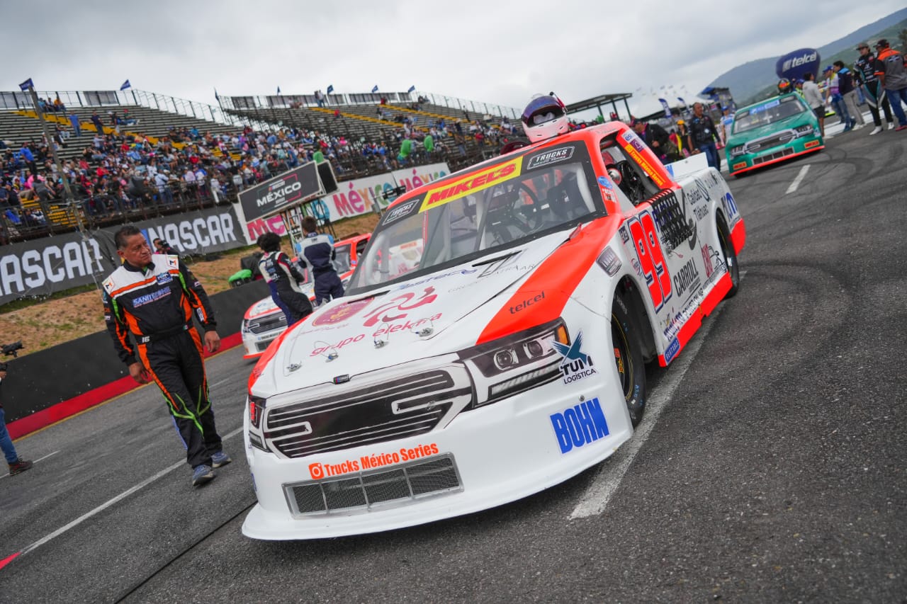 Este sábado, el Autódromo de Querétaro será el escenario de una emocionante carrera de NASCAR.