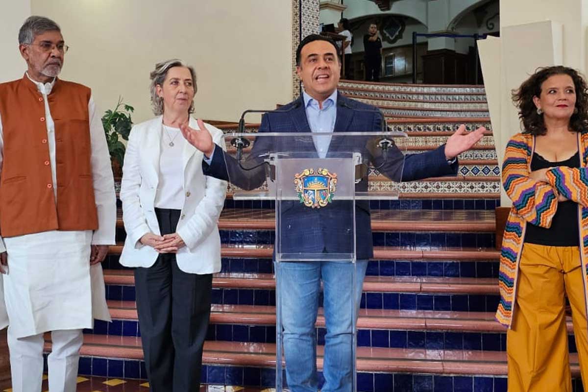 Luis-Nava-inauguración-del-Hay-Festival-2024