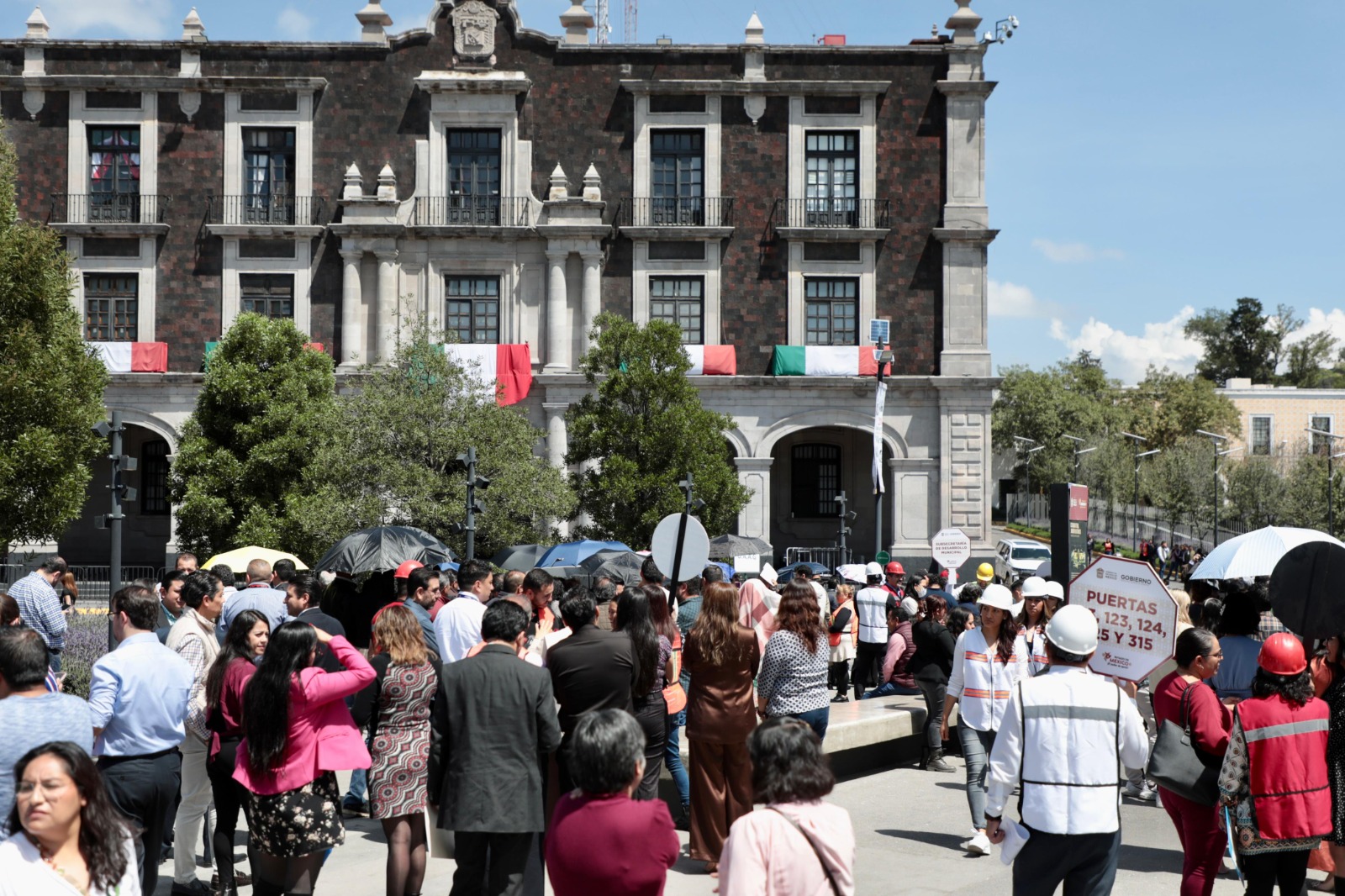 Los mexiquenses activaron protocolos de seguridad en 14,965 inmuebles en el Simulacro Nacional 2024.