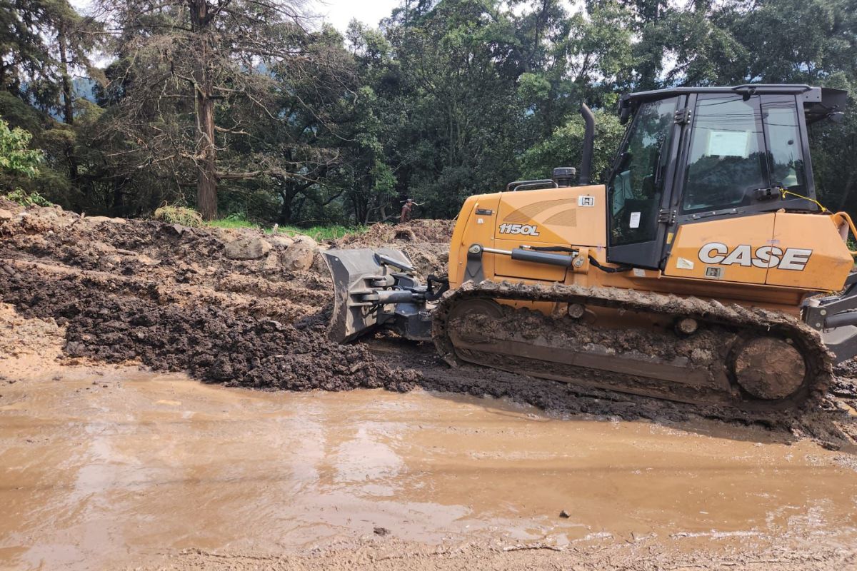 Una de las máquinas excavadoras utilizadas en el operativo de rescate en San Luis Ayucan.