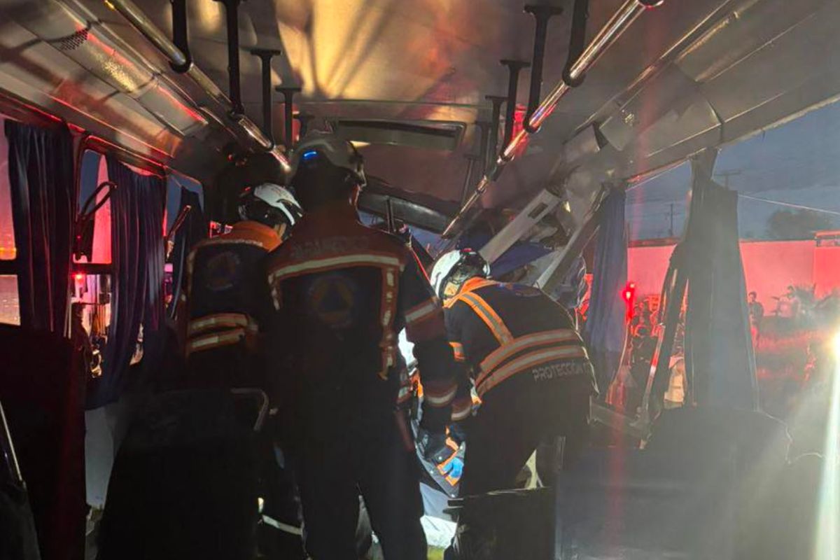 Accidente en Amazcala deja diversas afectaciones 