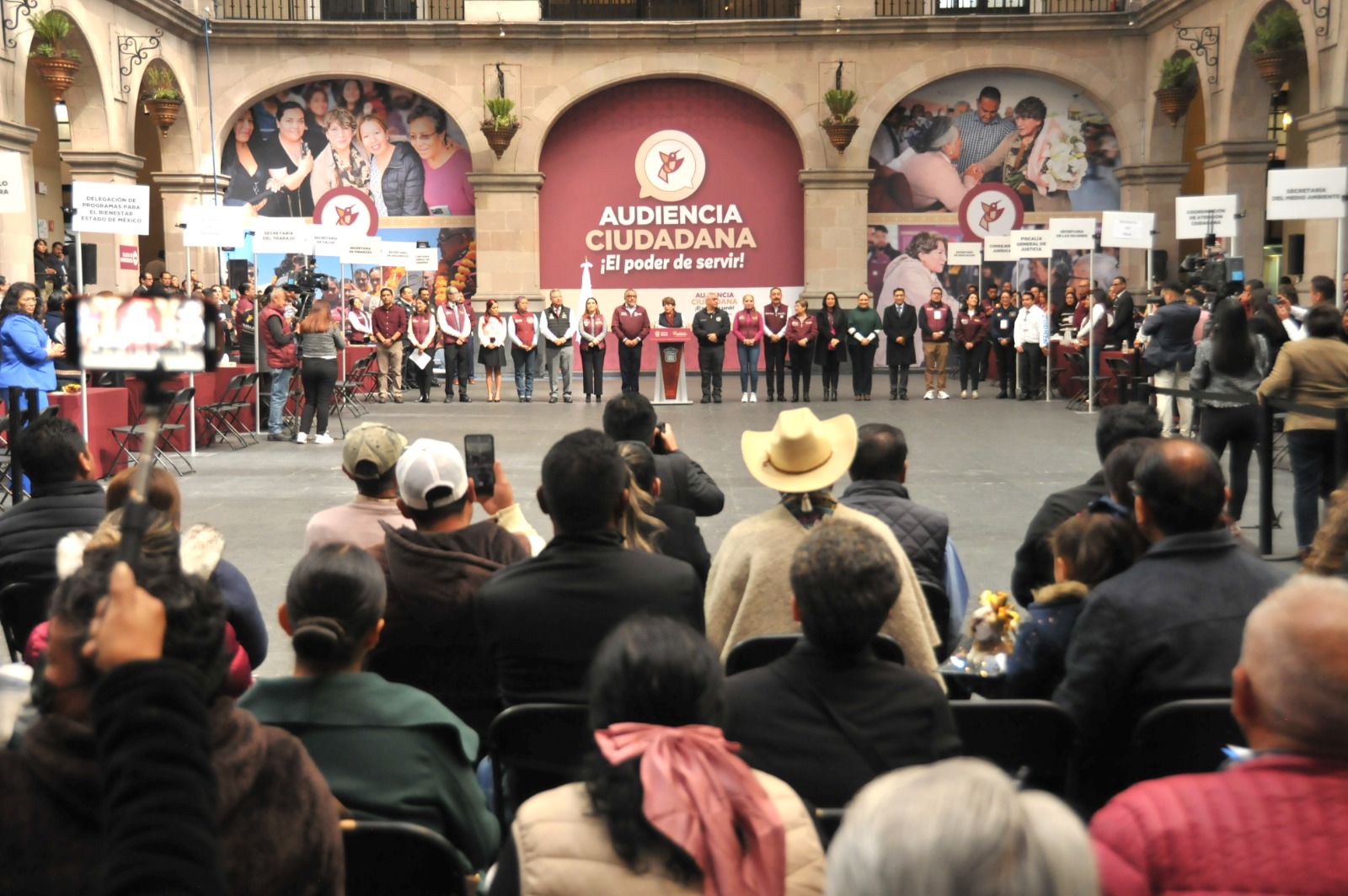Más de 2 mil personas han sido atendidas en las Audiencias Ciudadanas lideradas por Delfina Gómez.