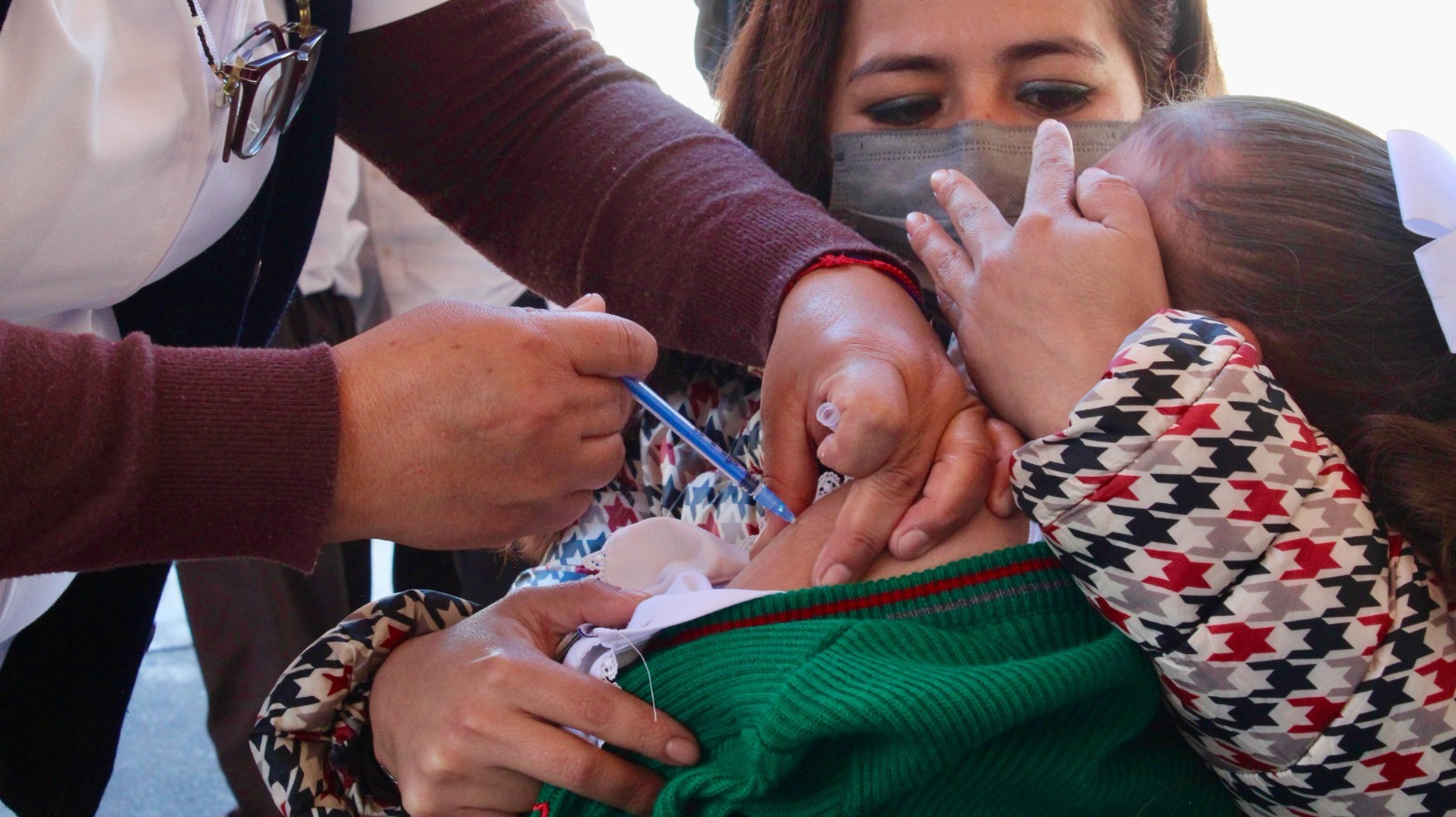La vacuna contra la influenza está disponible para niños pequeños y adultos mayores en Edomex.