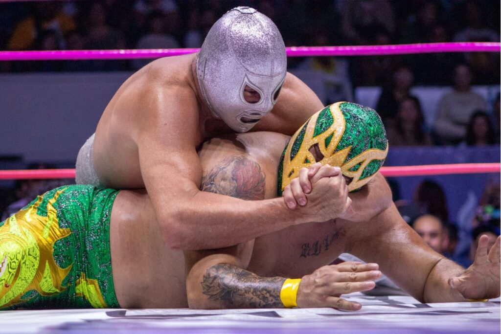 El Hijo del Santo se despide con gran espectáculo en Querétaro 