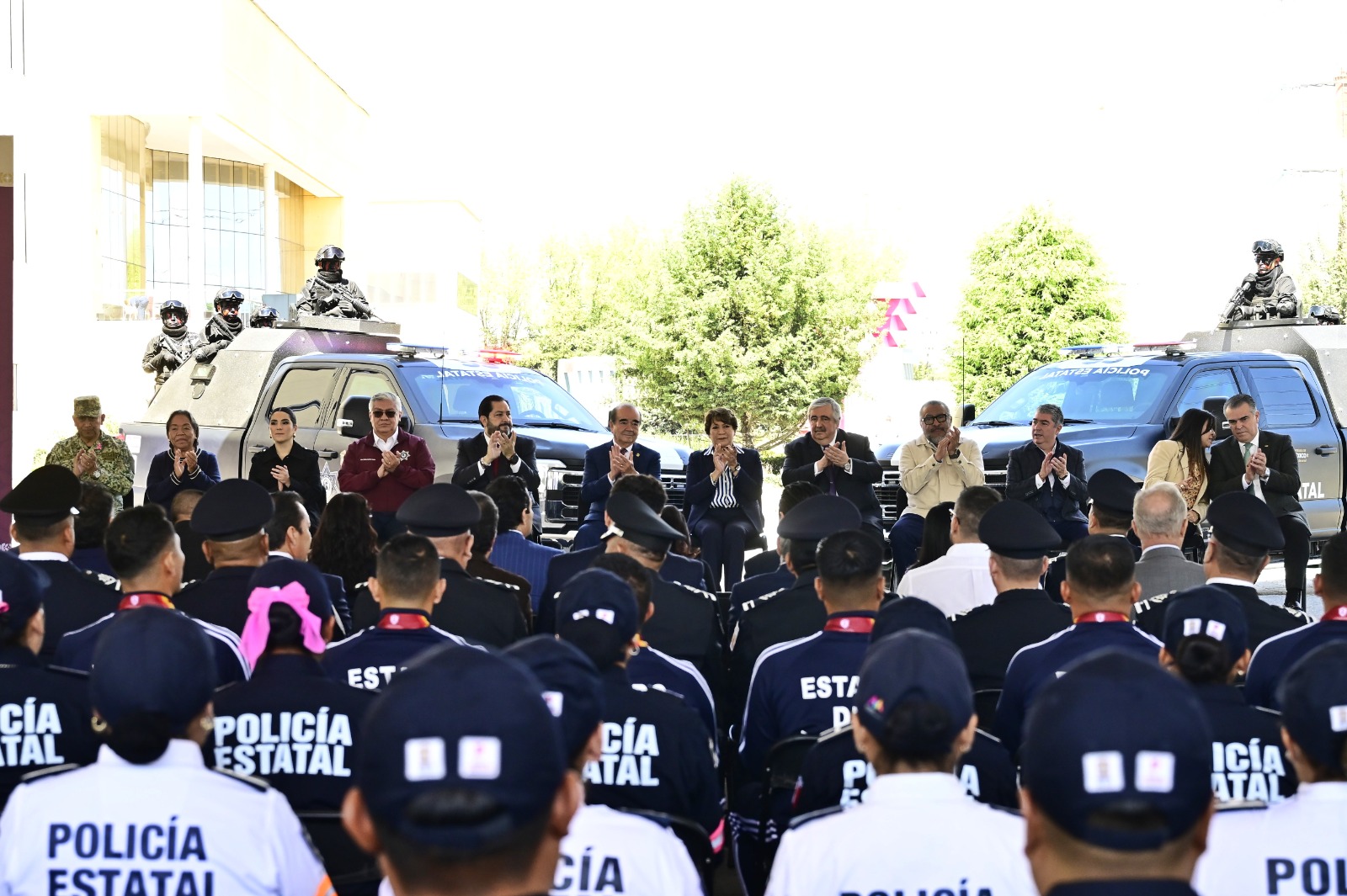 La Gobernadora del Edomex refuerza la seguridad con nuevas unidades blindadas.