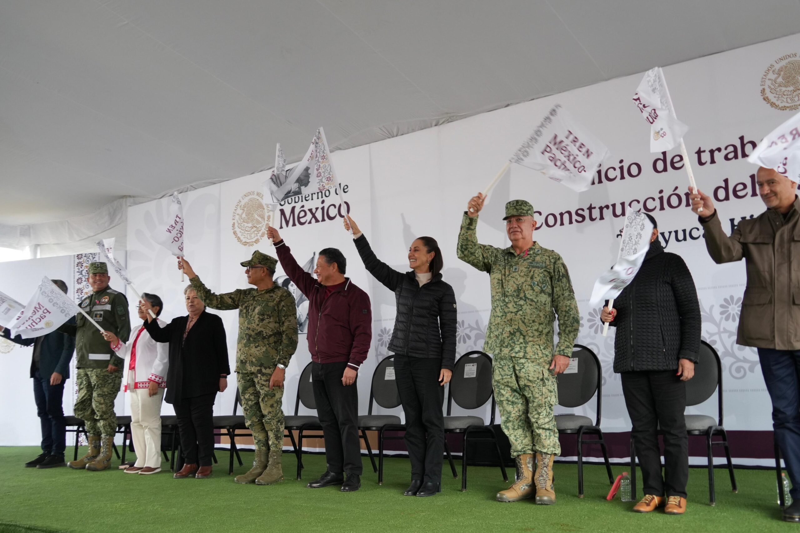 La Presidenta de México, Claudia Sheinbaum Pardo, dio el banderazo de salida para la construcción del Tren México-Pachuca.