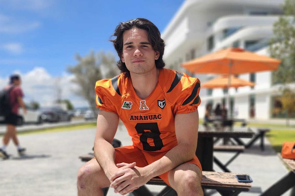 Los Leones Anáhuac Querétaro presentaron su nuevo uniforme y roast completo para afrontar la temporada en la ONEFA