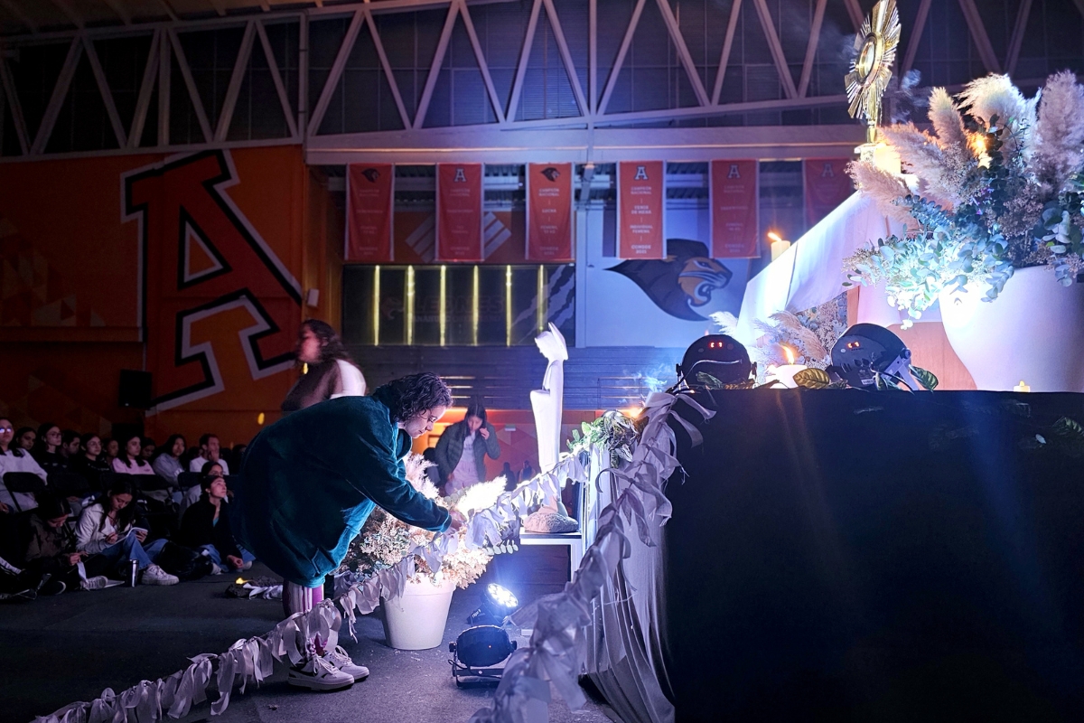 Night Fest Alumnos de la Anahuác viven encuentro con Cristo