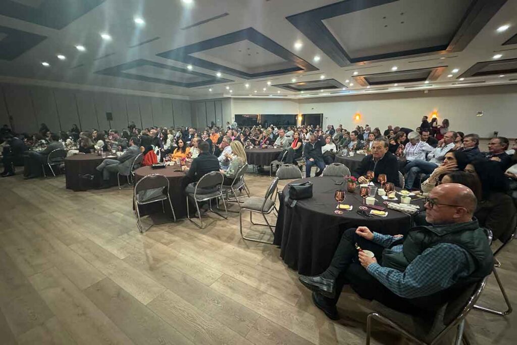 El español Pep Borrell y otros conferencistas participaron en un congreso para matrimonios y noviazgos en Querétaro