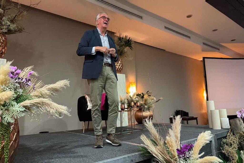 El español Pep Borrell y otros conferencistas participaron en un congreso para matrimonios y noviazgos en Querétaro
