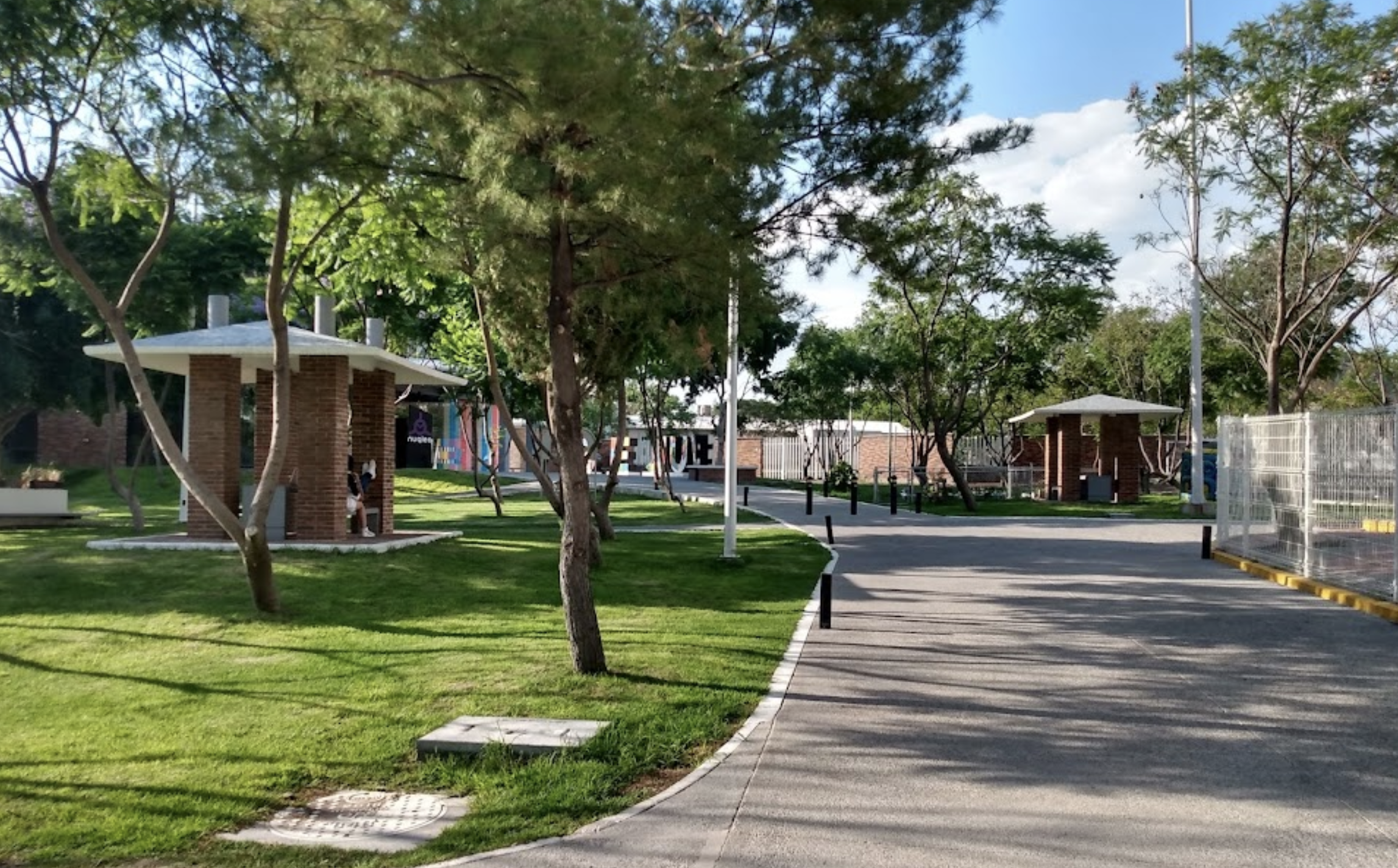El Parque Querétaro 2000 es un destino que combina naturaleza, deporte y esparcimiento.