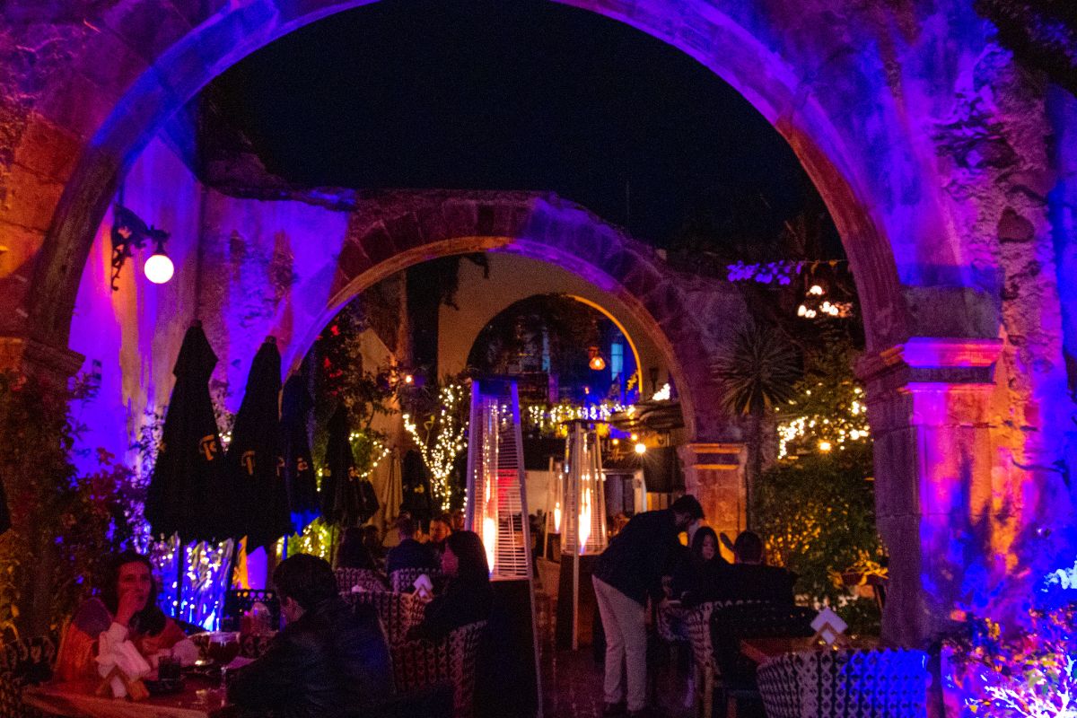 El restaurant Sayil Centro, especialista en cocina yucateca contemporánea, trae para ti el menú especial Xanal Pixán.