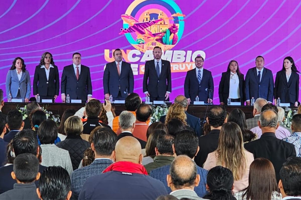 Toma de protesta del alcalde de Colón