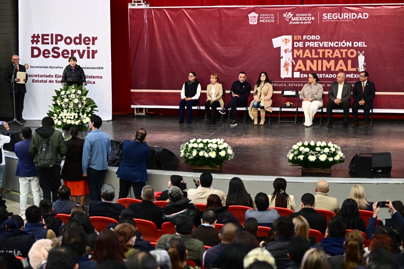 Gobernadora Delfina Gómez en la inauguración del Primer Foro de Bienestar Animal; un compromiso con los seres sintientes.