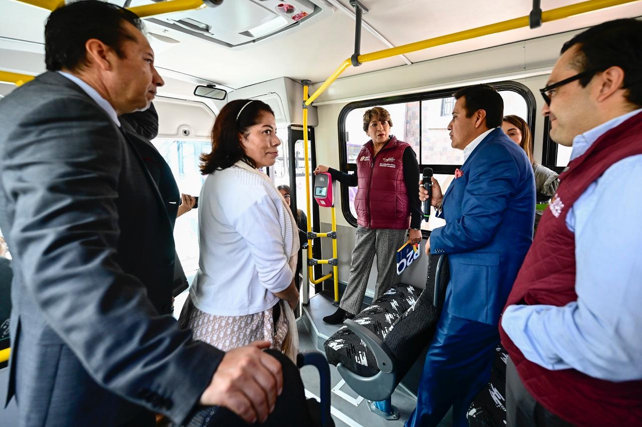 Los nuevos autobuses cuentan con sistemas de baja emisión, cámaras de seguridad y pago electrónico, transformando el transporte en el Edomex.
