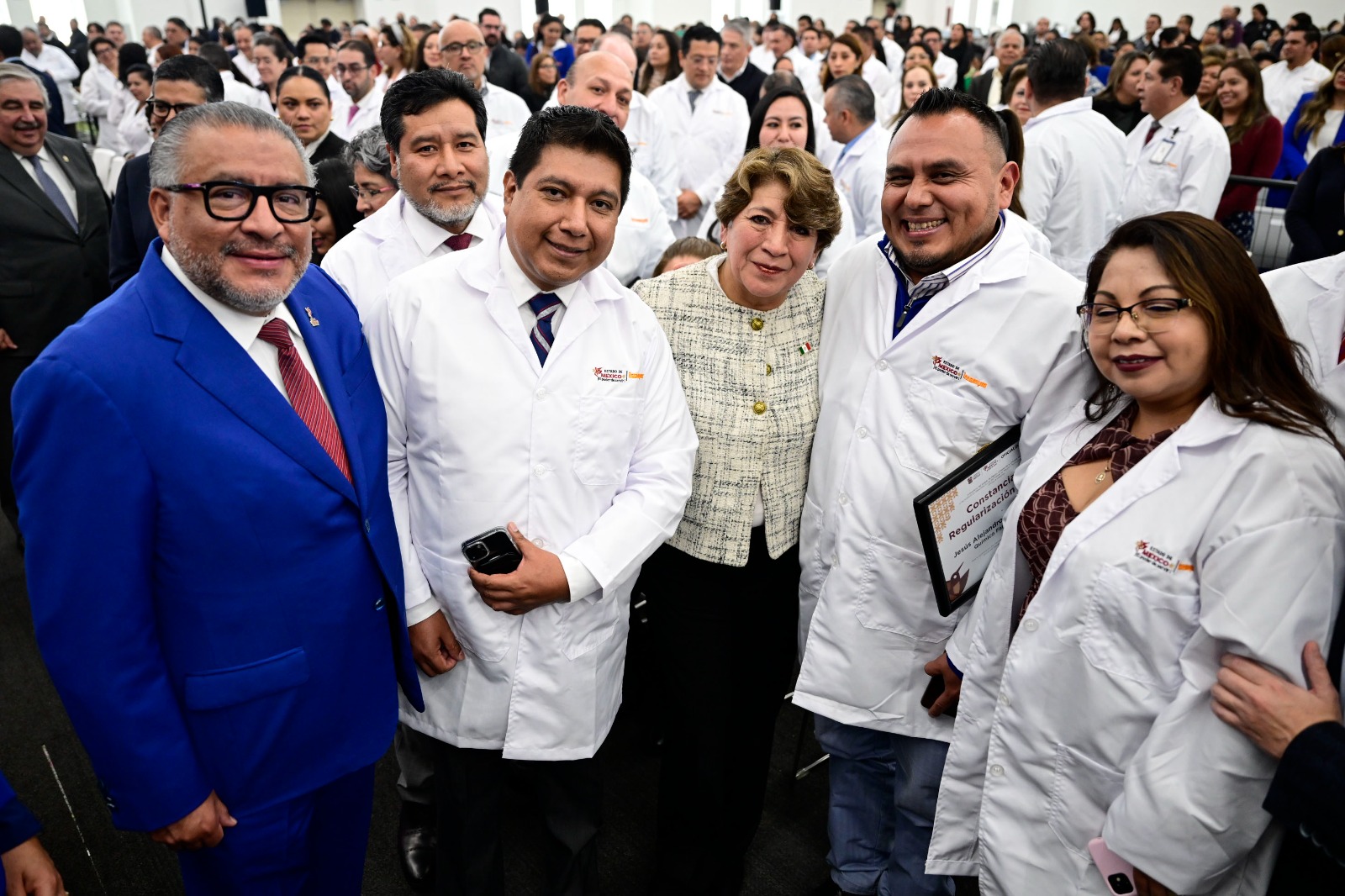 La Gobernadora reconoce el trabajo humanitario del personal de salud en el Estado de México.