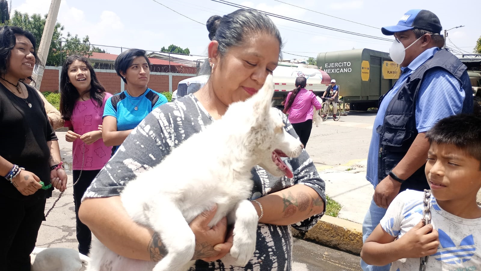 Adopta una mascota rescatada: la Caravana ofrece oportunidad de hogar para animales en espera.