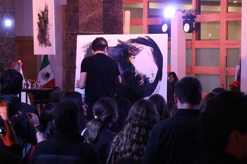 Jacob Vilató artista contemporáneo y nieto de Pablo Picasso se presentó en el Club de Industriales