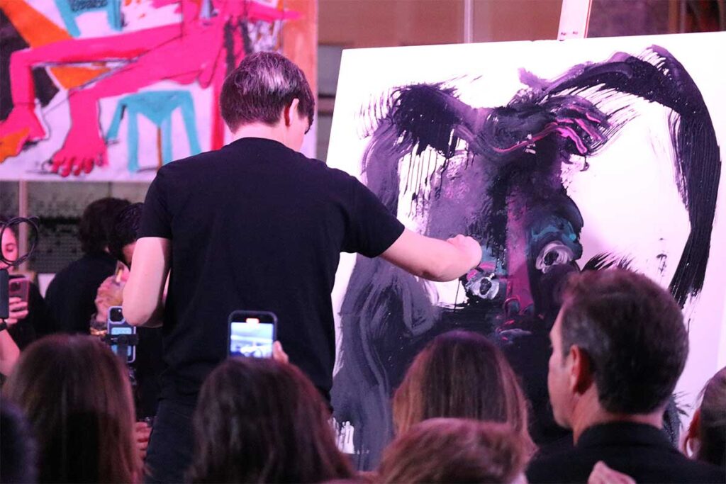 Jacob Vilató artista contemporáneo y nieto de Pablo Picasso se presentó en el Club de Industriales