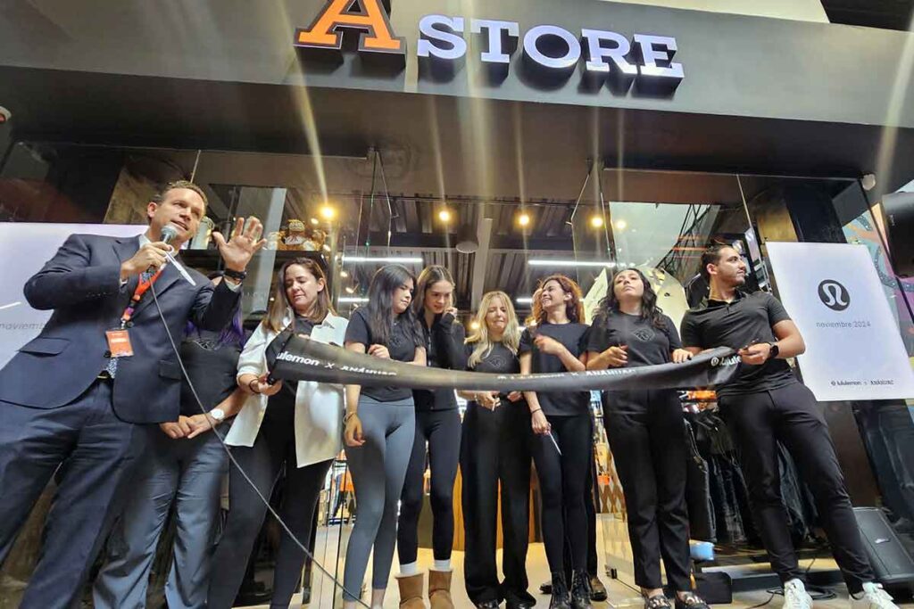La marca deportiva Lululemon realizó una alianza estratégica con la Universidad Anáhuac Querétaro