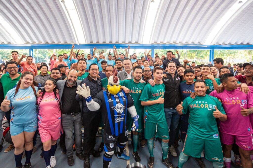 Mauricio Kuri asiste a la inauguración de la 'Copa Valores' en Corregidora