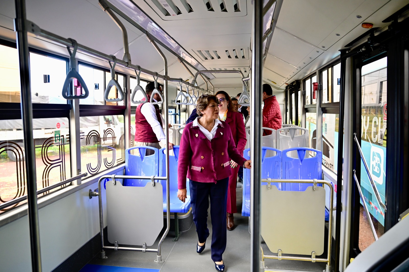 La Gobernadora Delfina Gómez Álvarez apuesta por un transporte digno y ecológico para Edomex.
