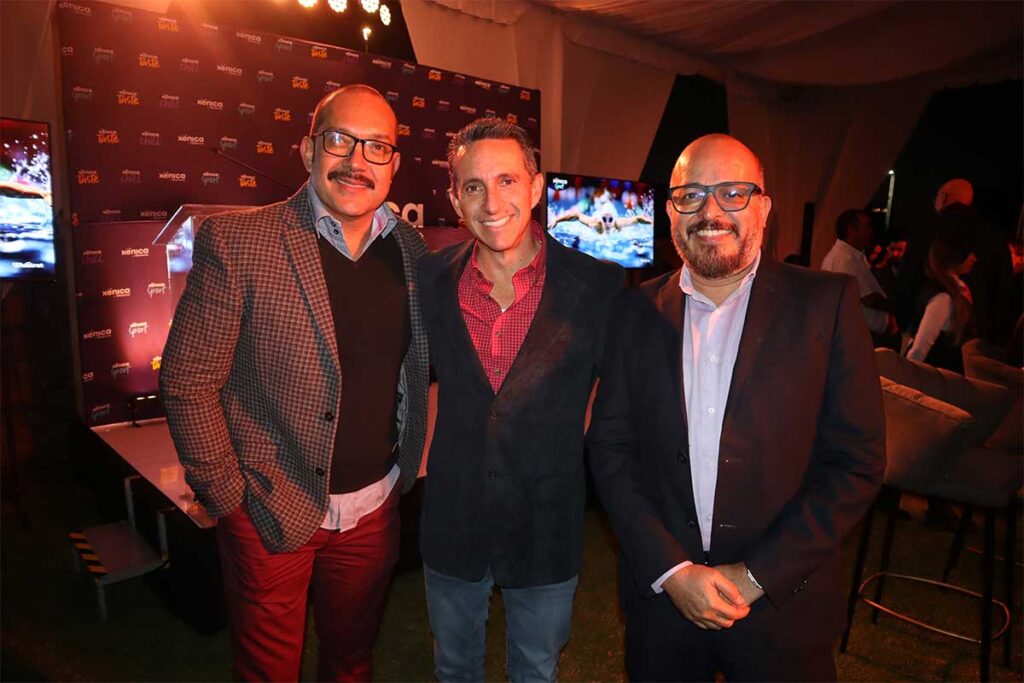 La desarrolladora Wolstrat ofreció un brindis para celebrar por la presentación de centro comercial y deportivo en Zibatá llamado Xenica