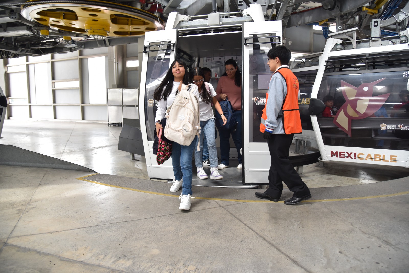 Mexicable y Mexibús ahora con tarifa preferencial para estudiantes mexiquenses.